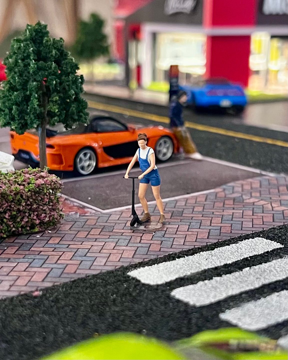 1:64 Female Miniature figure.