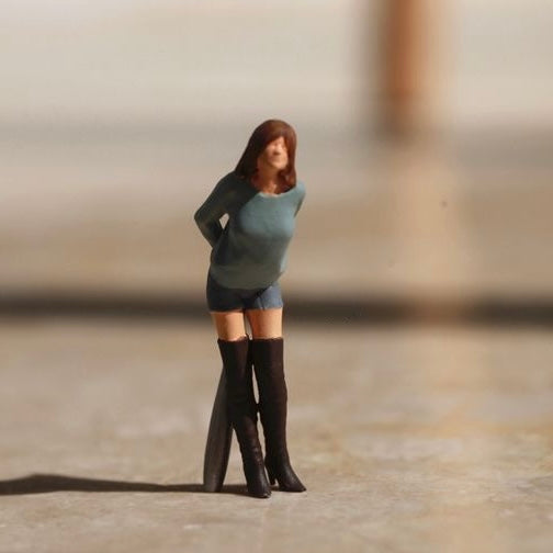 1:64 Girl leaning on a Baseball Bat