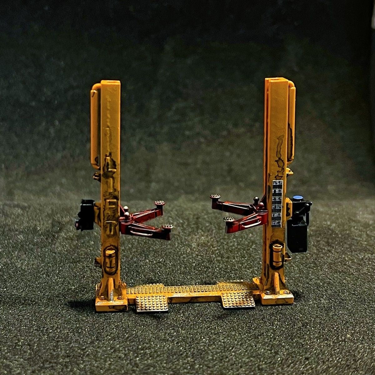 Weathered adjustable Dual Post Lift
